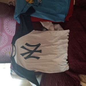 Classic NY Yankees Tee